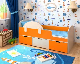 Кровать Малыш-мини с бортиком Дуб молочный/Оранжевый в Барабинске - barabinsk.katalogmebeli.com | фото